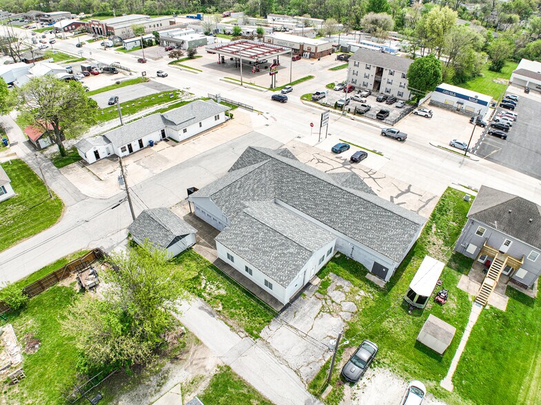 More Photos Of 581 E Cherry St, Troy Freestanding For Sale