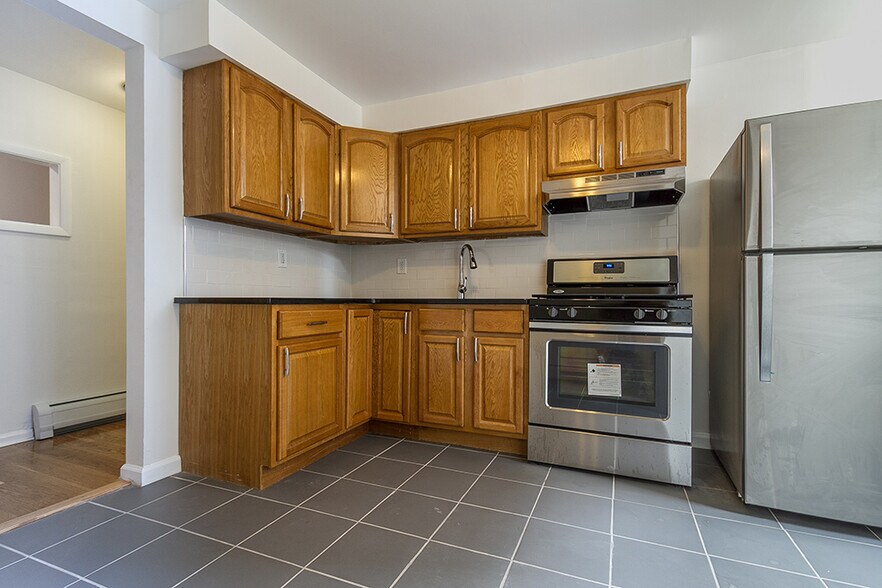 More Photos Of 16 Weldon St, Jersey City Multifamily For Sale