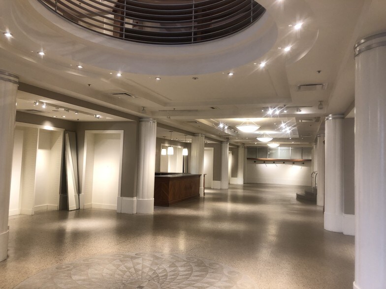 More Photos Of 800 Collins Ave, Miami Beach Storefront Retail Office For Sale