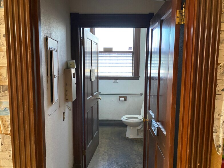 More Photos Of 757 W San Carlos St, San Jose Unknown For Lease