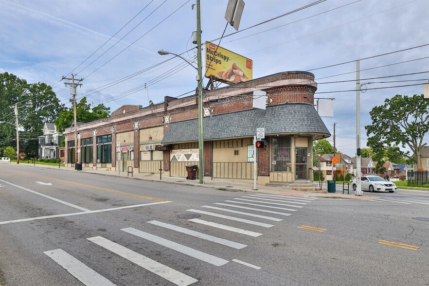 Primary Photo Of 3235-3245 Woodburn Ave, Cincinnati Storefront For Sale