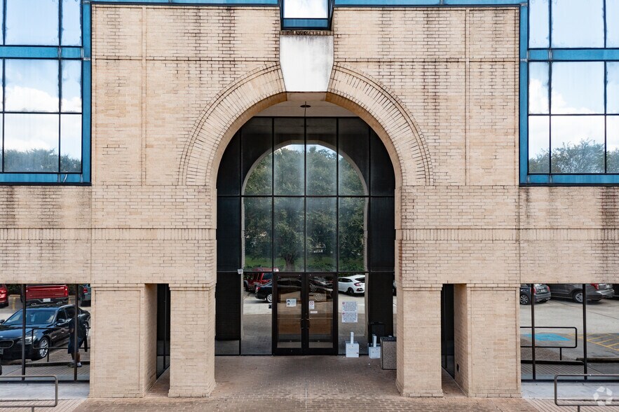 More Photos Of 17070 Red Oak Dr, Houston Medical For Sale