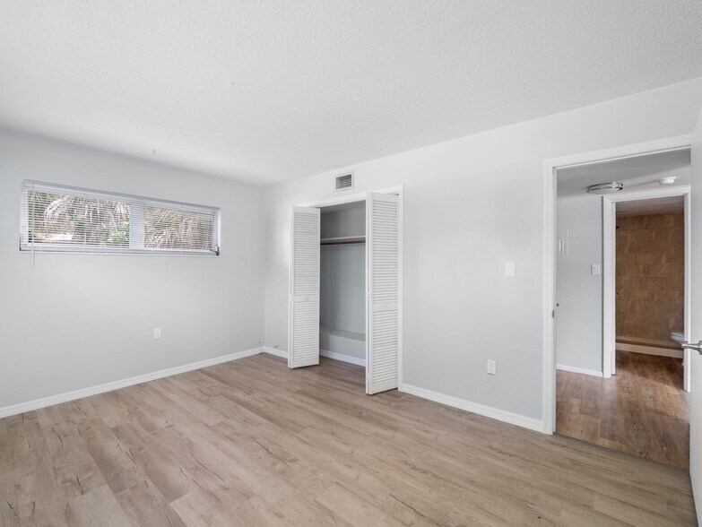 More Photos Of 1000 Stickney Point Rd, Sarasota Multifamily For Sale