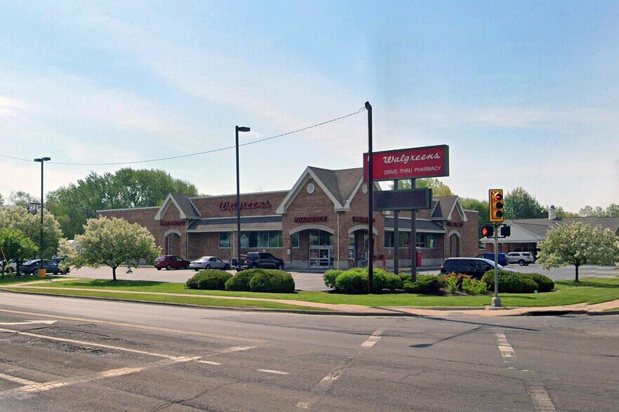 More Photos Of 1330 N Reynolds Rd, Toledo Freestanding For Sale