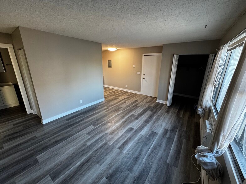 More Photos Of 107 SE 1st St, Bondurant Apartments For Sale