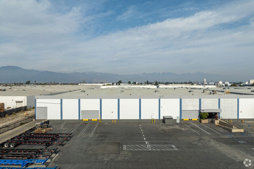 More Photos Of 325-337 N Baldwin Park Blvd, City of Industry Warehouse For Lease
