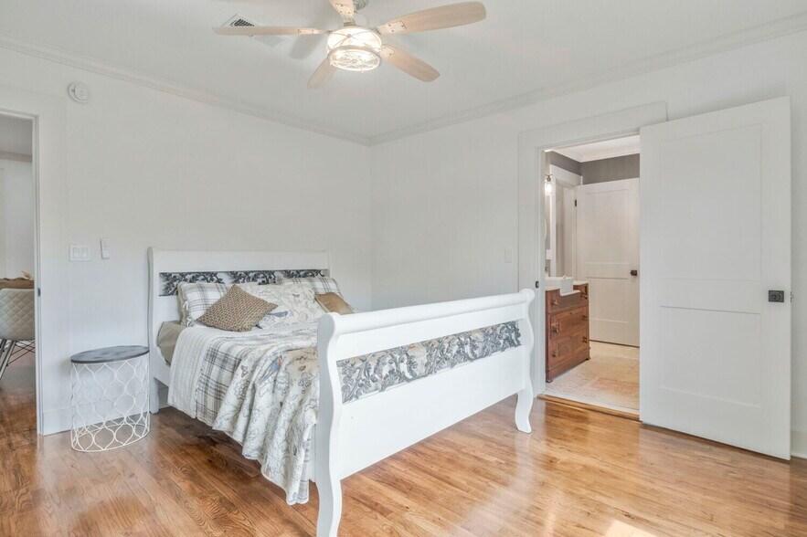 More Photos Of 6682 Ravine St, Milton Office Residential For Sale