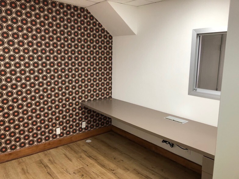 More Photos Of 10935-10939 Camarillo St, North Hollywood Office Residential For Sale