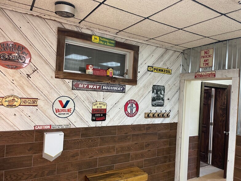 More Photos Of 52 Nestle Dr, Fulton Lodge Meeting Hall For Sale