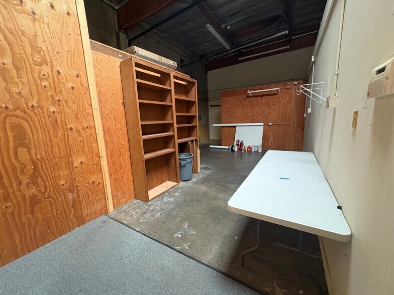 More Photos Of 10934-10940 Portal Dr, Los Alamitos Light Manufacturing For Lease