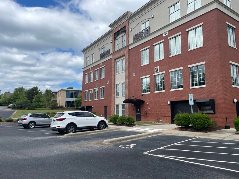 More Photos Of 19720 Jetton Rd, Cornelius Office For Lease