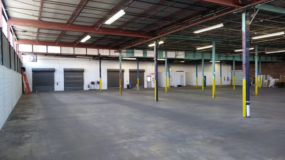 More Photos Of 6100 Centennial Blvd, Nashville Warehouse For Lease