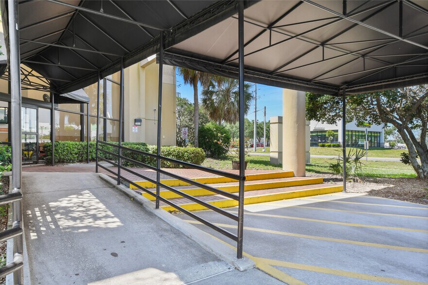 More Photos Of 5165 Adanson St, Orlando Loft Creative Space For Sale