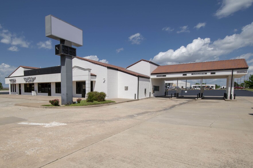 More Photos Of 1201 Cornwell Ave, Yukon Unknown For Lease