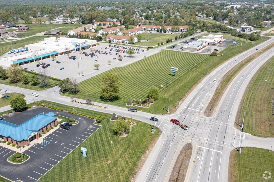 More Photos Of 135-175 Market Place Dr, Louisville Unknown For Lease