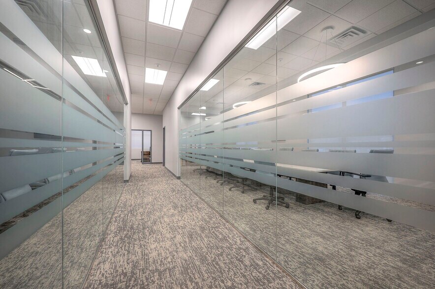 More Photos Of 5821 NW 72nd St, Kansas City Office For Lease