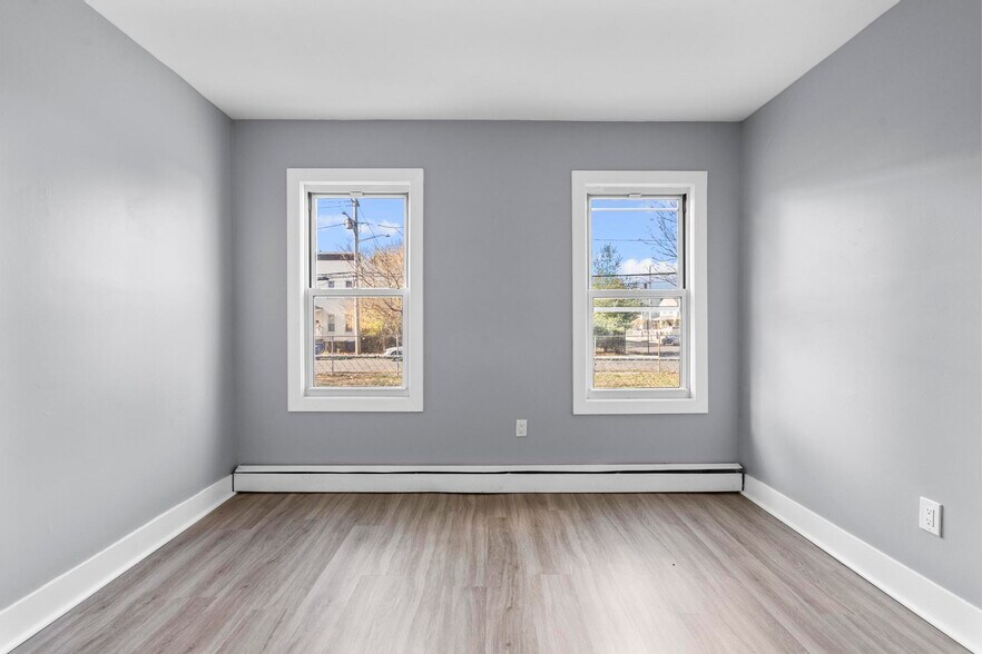 More Photos Of 746 Maple St, Bridgeport Apartments For Sale