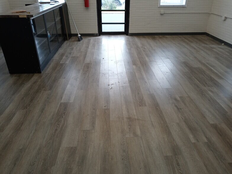 More Photos Of 1464 Indianapolis Blvd, Whiting Freestanding For Lease