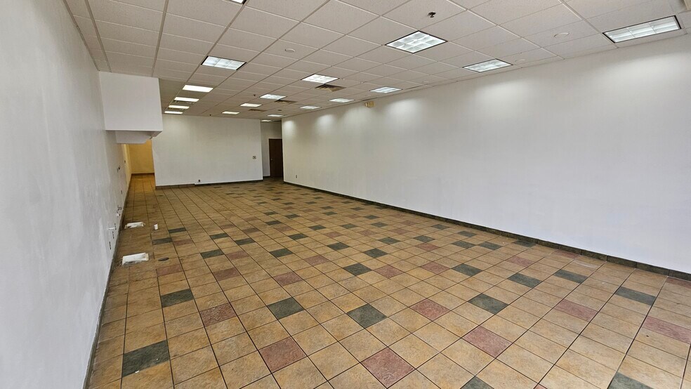 More Photos Of 5860-5990 Sashabaw Rd, Independence Township Unknown For Lease