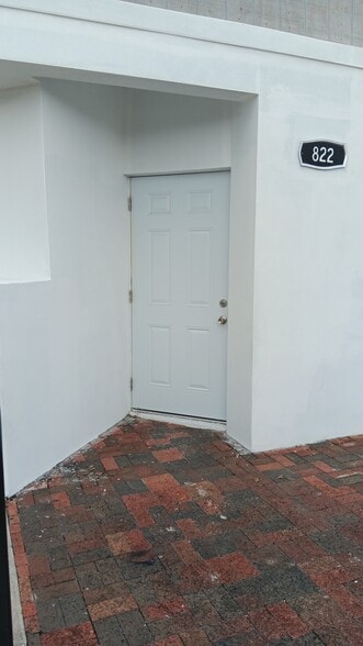 More Photos Of 822 SE 8th Ave, Deerfield Beach Storefront Retail Office For Sale