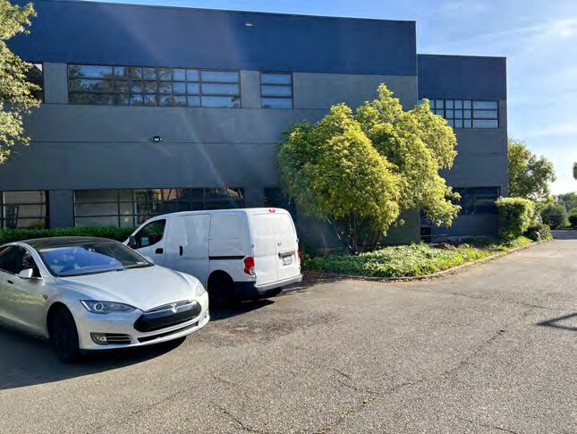 More Photos Of 401 Roland Way, Oakland Office For Lease