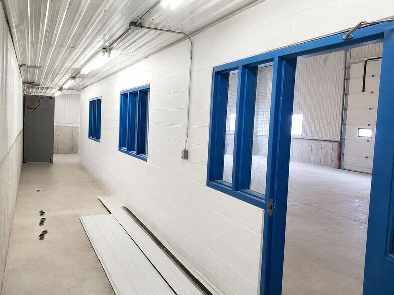 More Photos Of 2679 Couch Road, Putnam Truck Terminal For Sale