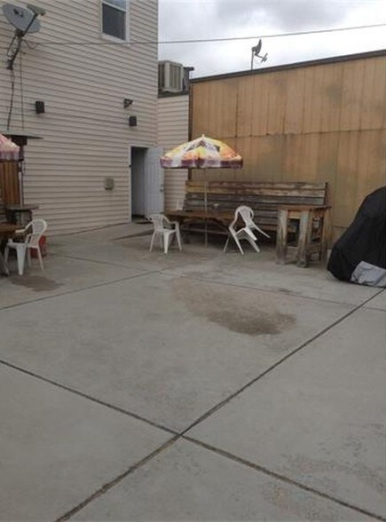 More Photos Of 222 Comanche St, Kiowa Freestanding For Sale