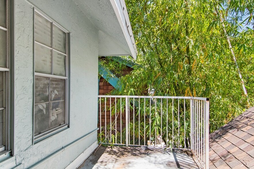 More Photos Of 532 Beach Dr NE, Saint Petersburg Hospitality For Sale
