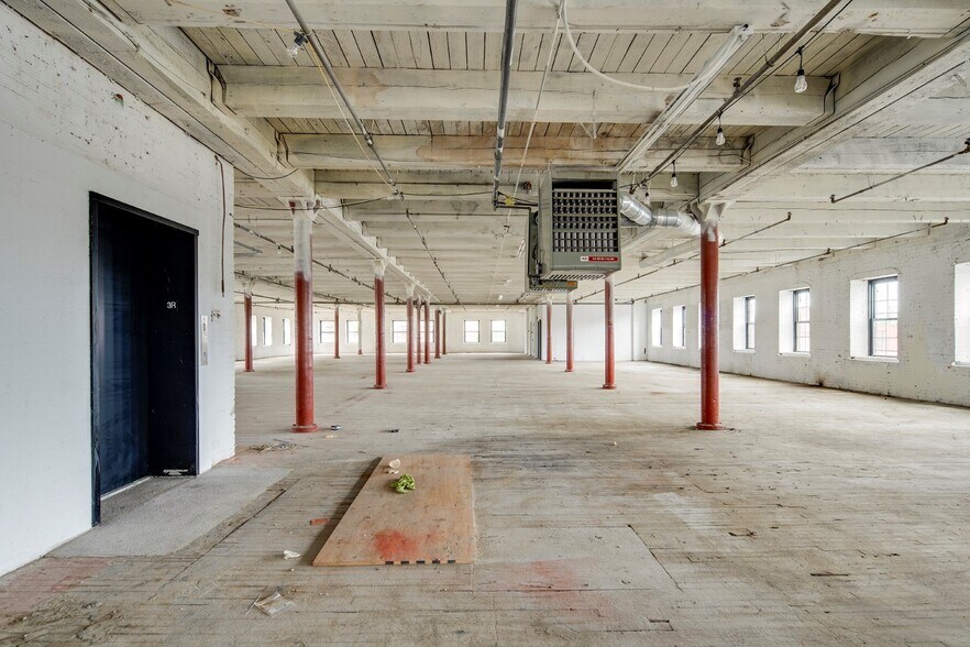 More Photos Of 780 E 135th St, Bronx Warehouse For Sale