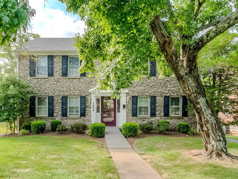 More Photos Of 1604 Harrodsburg Rd, Lexington Medical For Sale