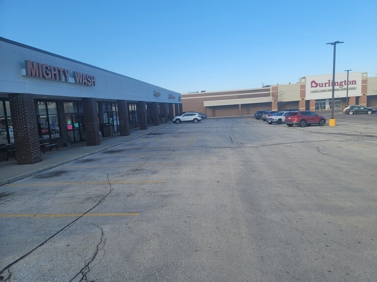More Photos Of 5910-5960 75th St, Kenosha Unknown For Lease