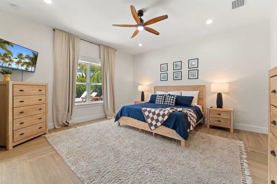 More Photos Of 1960 NE Dixie Hwy, Jensen Beach Apartments For Sale
