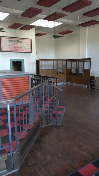 More Photos Of 907 Main St, Clarkdale General Retail For Lease