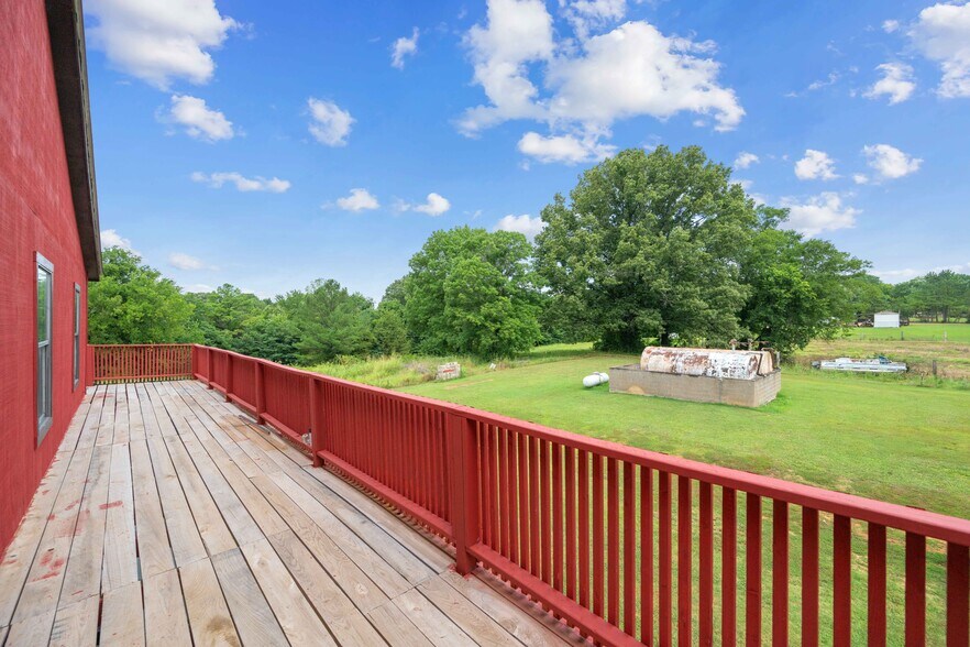 More Photos Of 7386 Mt Carmel Rd, Decaturville Convenience Store For Sale
