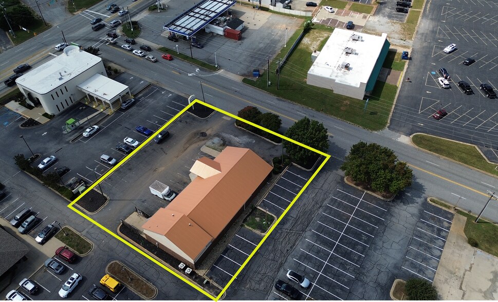 More Photos Of 102 Miracle Mile Dr, Anderson Freestanding For Lease
