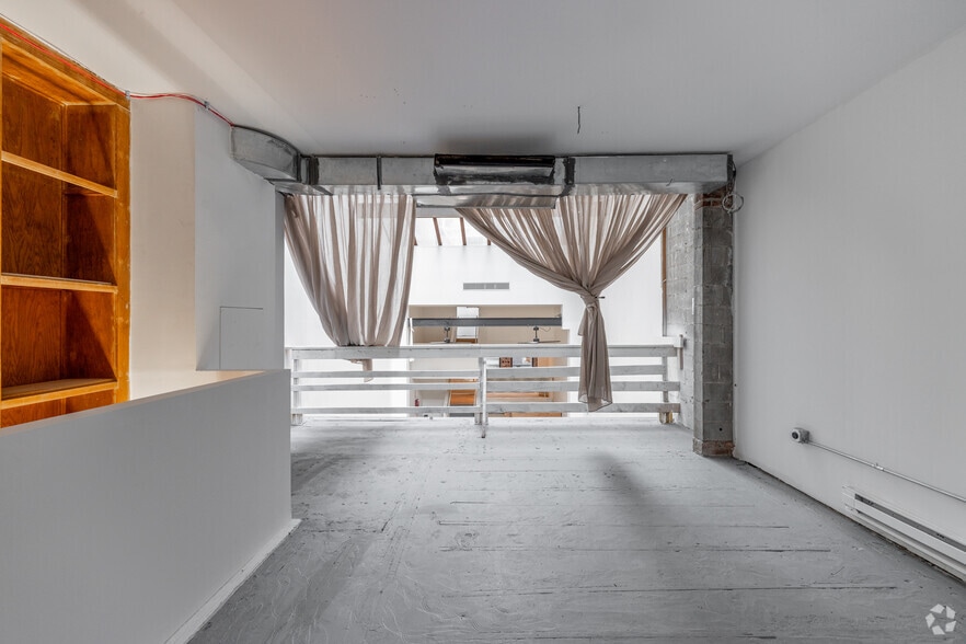 More Photos Of 54 Crosby St, New York Storefront For Lease