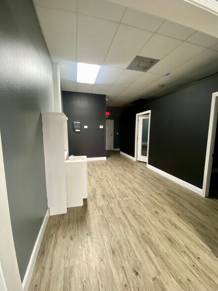 More Photos Of 4007-4025 Pontchartrain Dr, Slidell Storefront Retail Office For Lease