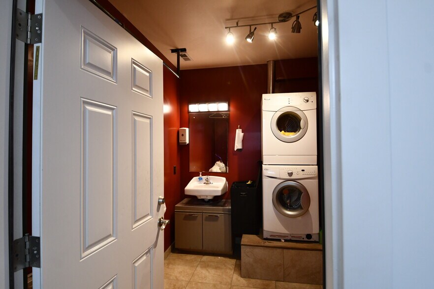 More Photos Of 4930 E 2550 N, Eden Auto Dealership For Lease