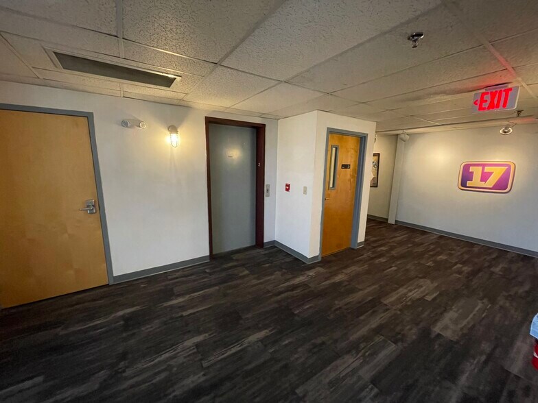 More Photos Of 294 N Winooski Ave, Burlington Storefront Retail Office For Lease