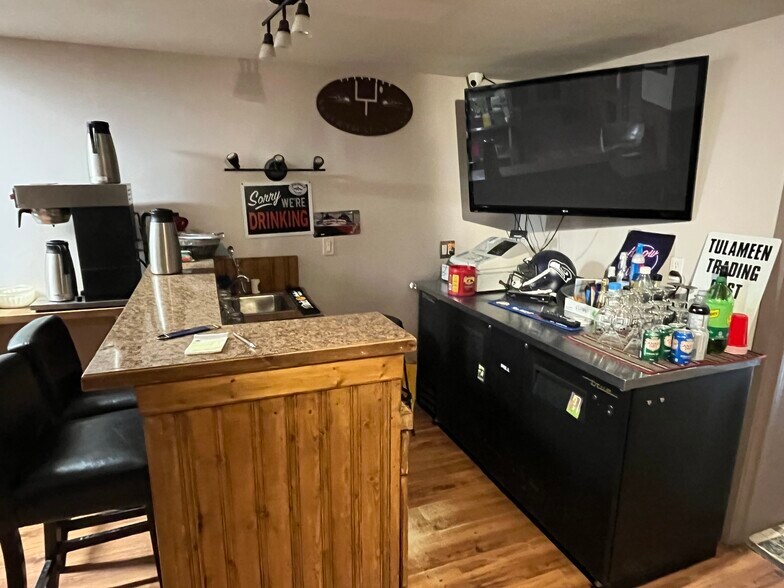 More Photos Of 2600 Otter Av, Tulameen Restaurant For Sale