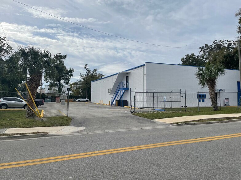Primary Photo Of 40 W Crystal Lake St, Orlando Manufacturing For Lease