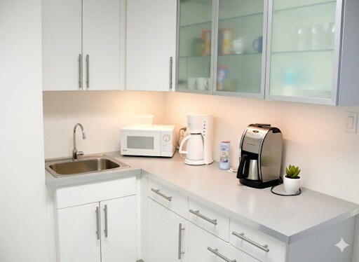 More Photos Of 1642 Westwood Blvd, Los Angeles Office For Sale