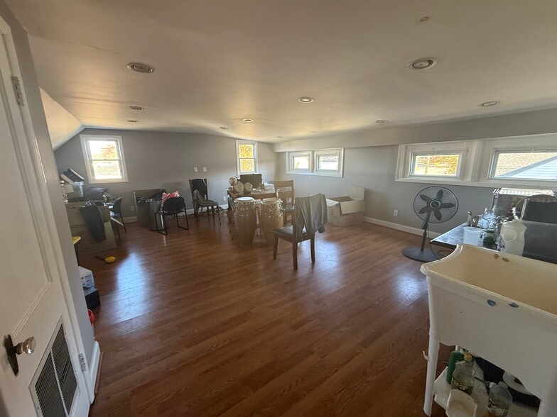 More Photos Of 5309 Kenilworth Ave, Riverdale Office For Sale