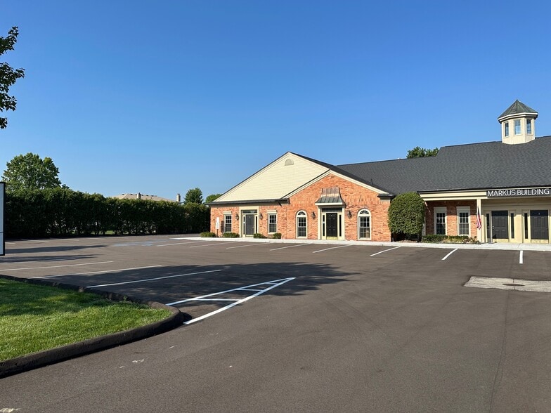 More Photos Of 46401 Romeo Plank Rd, Macomb Township Medical For Lease