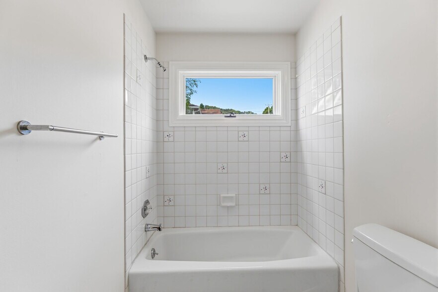 More Photos Of 499-503 Magnolia Ave, Larkspur Storefront Retail Residential For Sale