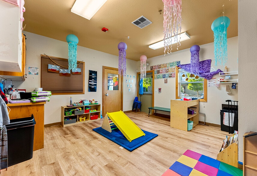 More Photos Of 1463 E Star Dr, Meridian Daycare Center For Sale