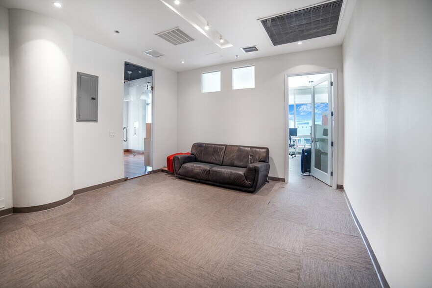 More Photos Of 20900 NE 30th Ave, Aventura Office Residential For Sale