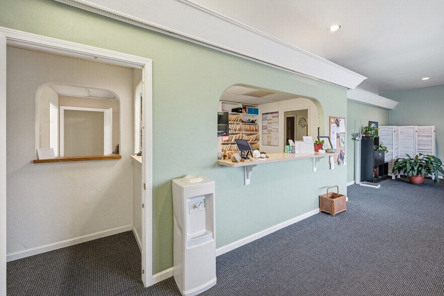 More Photos Of 1097 E Main St, Grass Valley Office For Sale