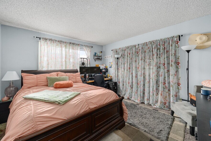 More Photos Of 1070 Freeman Ave, Long Beach Apartments For Sale