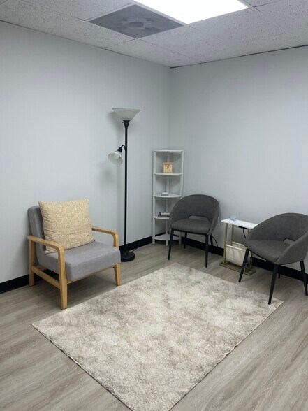 More Photos Of 35 Kings Hwy E, Fairfield Office For Lease